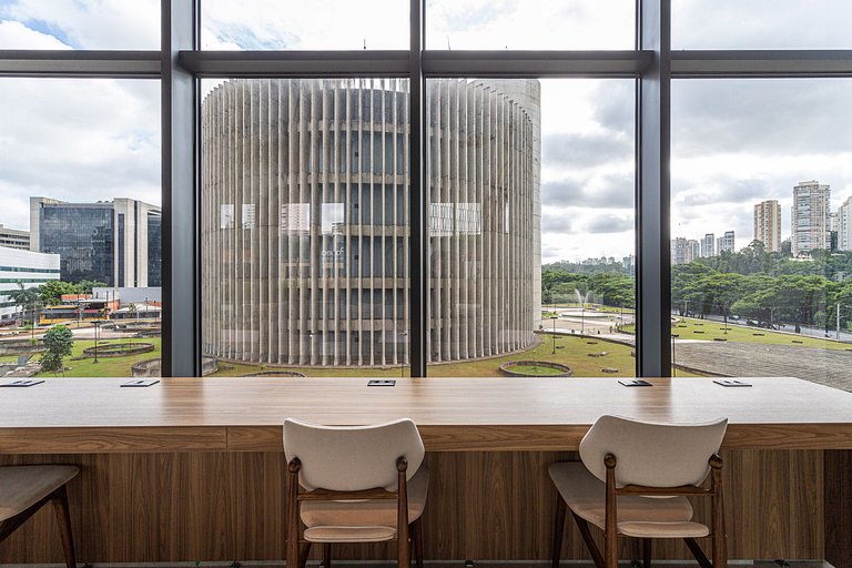 Piscina, Cama King e Café da Manhã | Nações Unidas