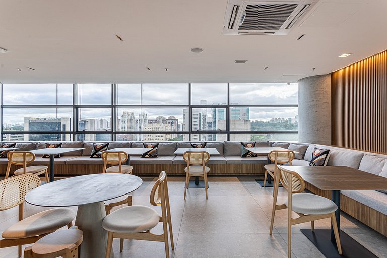 ap com cama king, piscina e café da manhã