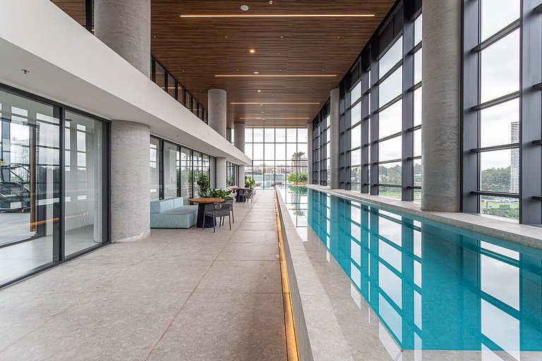 Piscina, Cama King e Café da Manhã | Nações Unidas