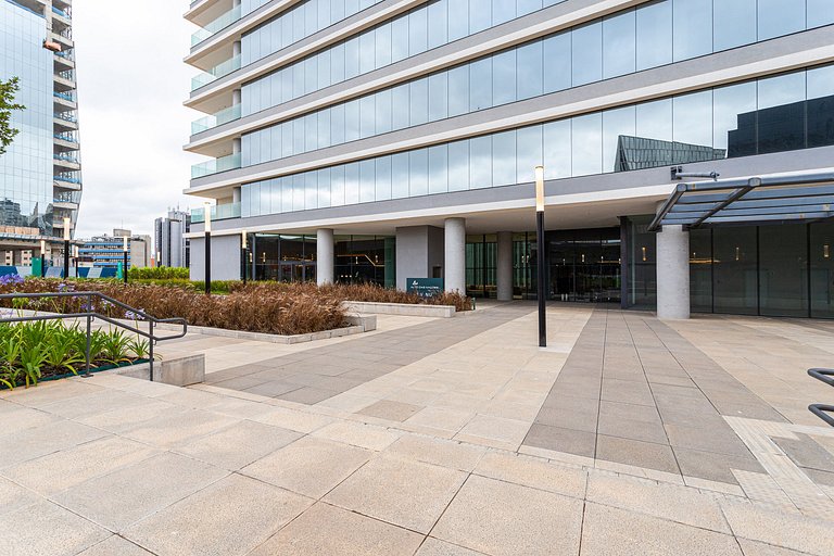 Piscina, Cama King e Café da Manhã | Nações Unidas