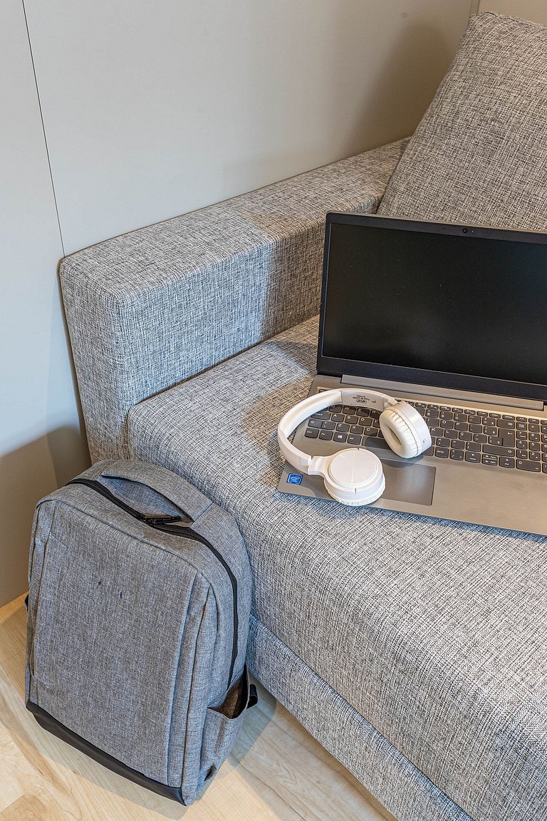 Estúdio c varanda, prédio c coworking - Consolação