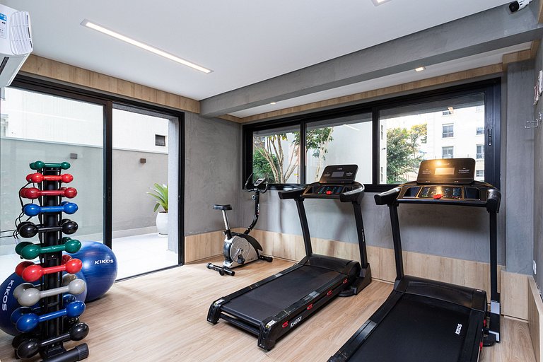 Studio com varanda a 600m da Av Paulista
