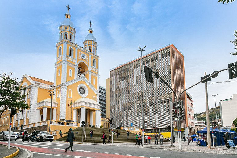Estúdios renovado c cama King no Centro