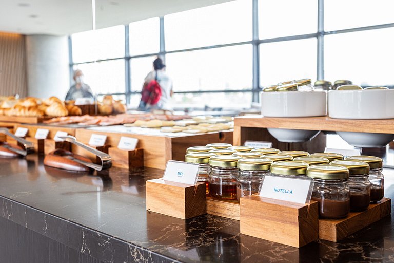 Piscina, Cama King e Café da Manhã | Nações Unidas