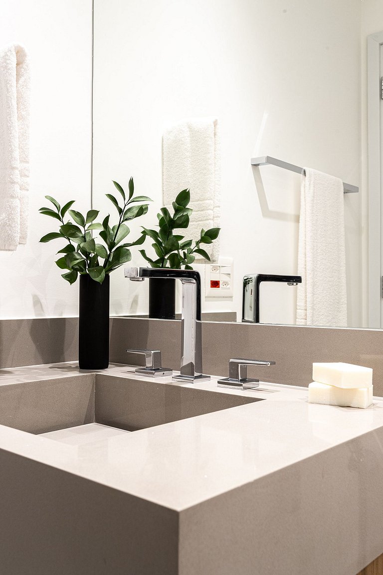 Luxo e Café da Manhã - Apê p 3 pessoas c Cama King