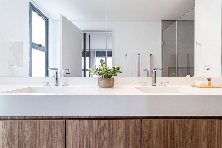 Piscina, Cama King e Café da Manhã | Nações Unidas