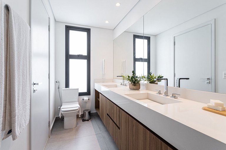 Piscina, Cama King e Café da Manhã | Nações Unidas