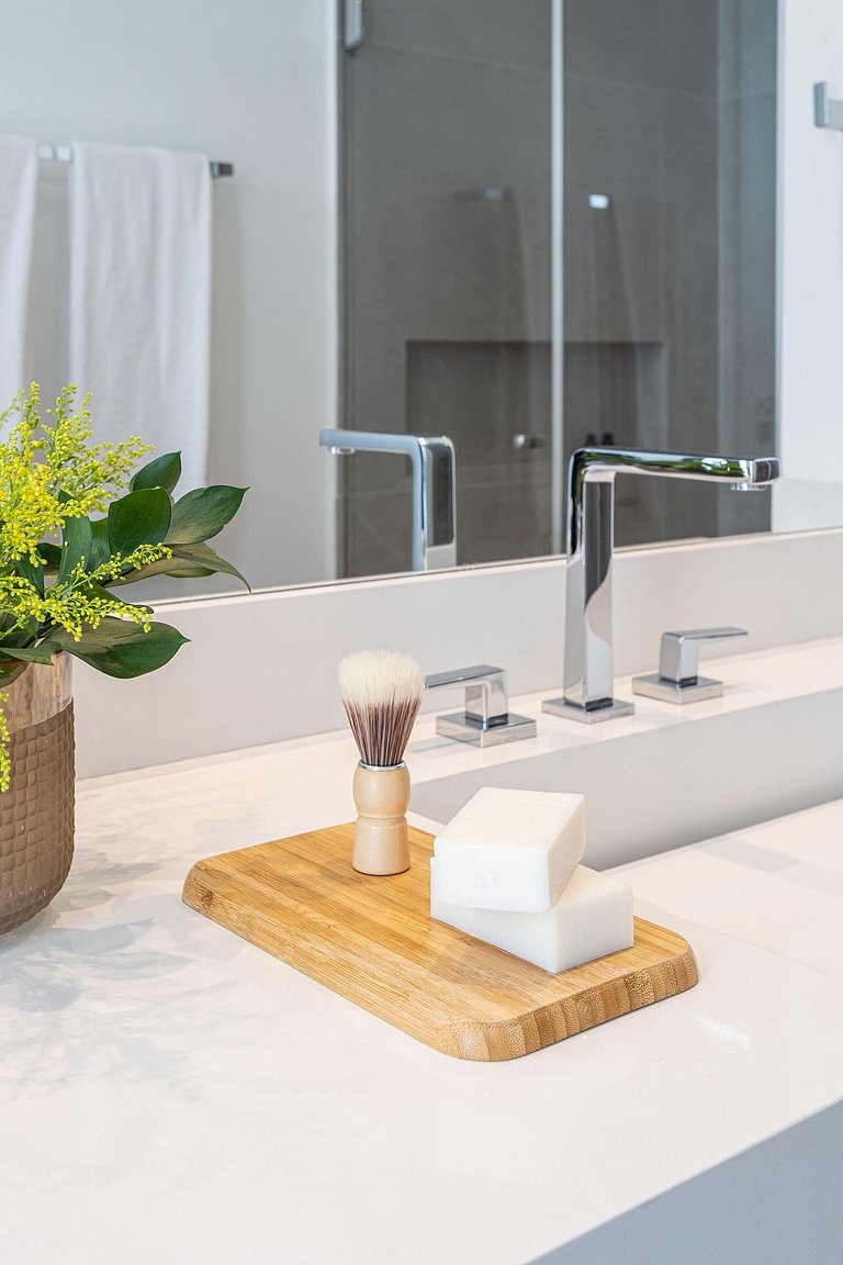 Piscina, Cama King e Café da Manhã | Nações Unidas