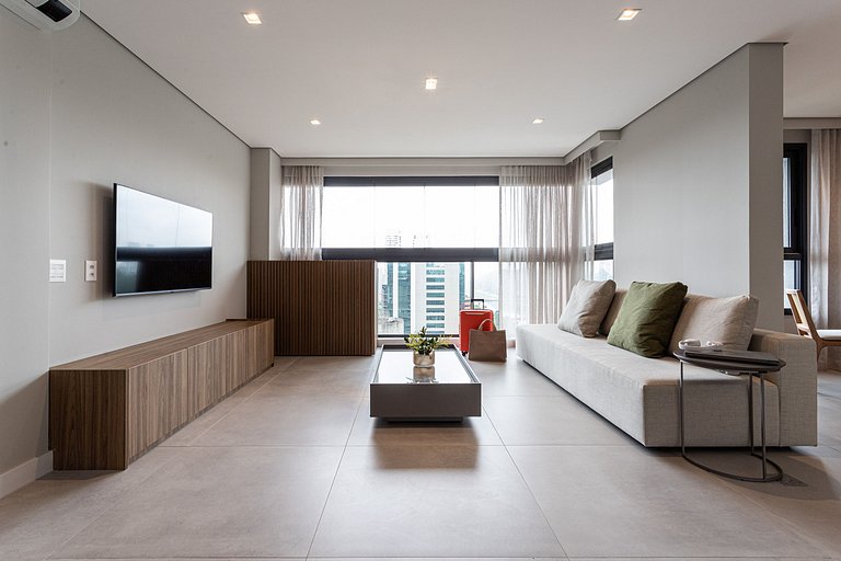 Piscina, Cama King e Café da Manhã | Nações Unidas