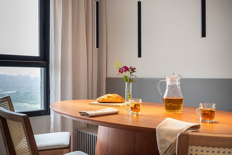 Piscina, Cama King e Café da Manhã | Nações Unidas