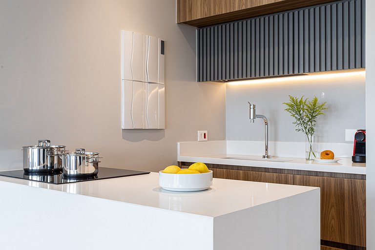 Piscina, Cama King e Café da Manhã | Nações Unidas