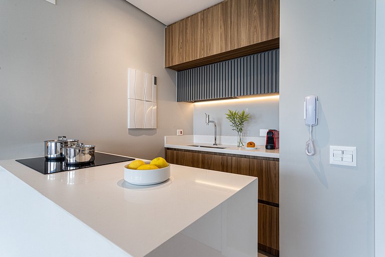 Piscina, Cama King e Café da Manhã | Nações Unidas