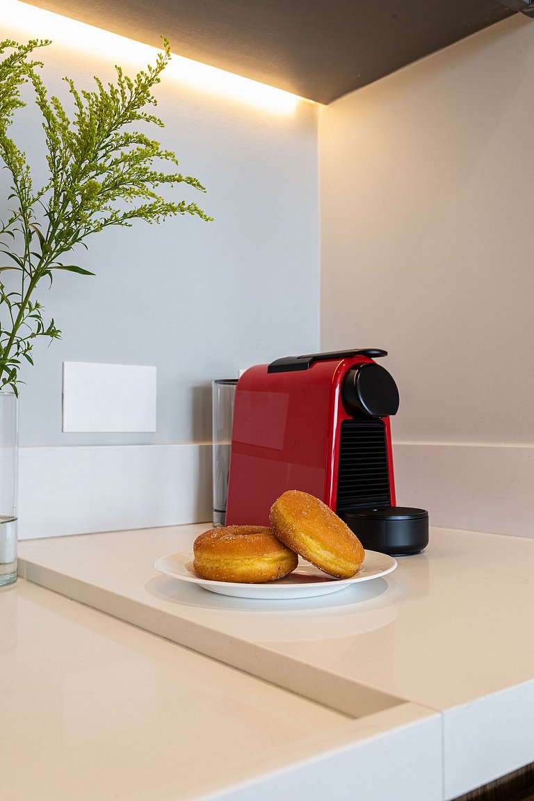 Piscina, Cama King e Café da Manhã | Nações Unidas