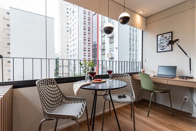 Estúdio à passos da Paulista, prédio c coworking