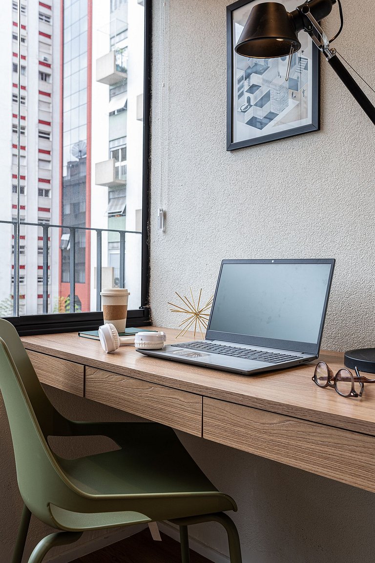 Estúdio à passos da Paulista, prédio c coworking