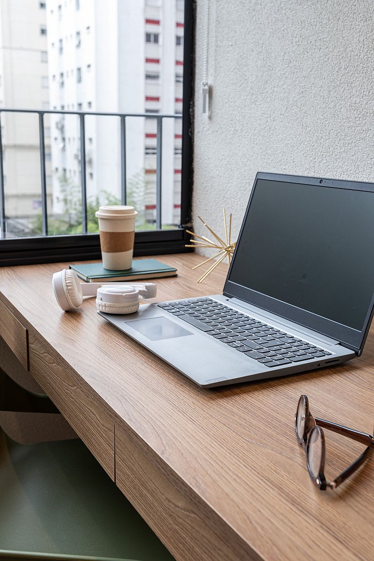 Estúdio à passos da Paulista, prédio c coworking