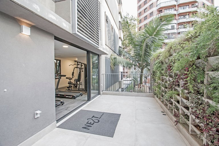 Estúdio em prédio moderno próximo ao Pq Ibirapuera