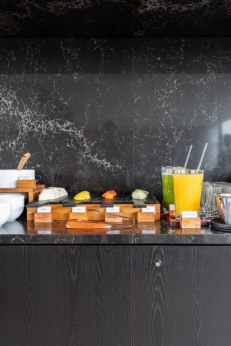 Piscina, Cama King e Café da Manhã | Nações Unidas