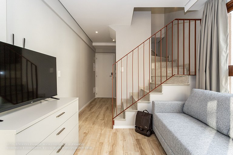 Duplex c Varanda e Ar Condicionado na Bela Cintra