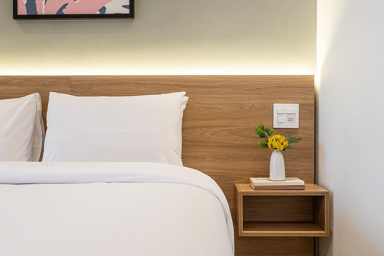 Estúdio com cama queen e varanda próx Av Paulista