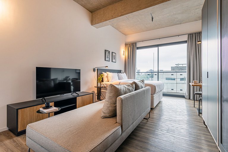 Studio em prédio e piscina | Pinheiros