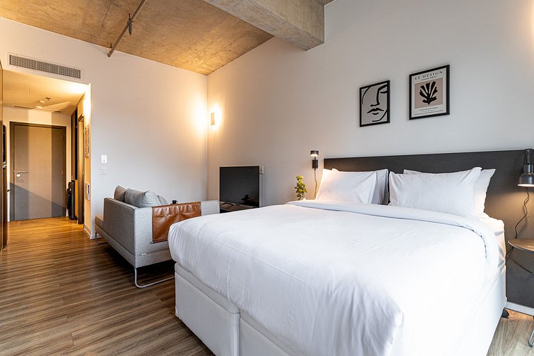 Studio em prédio c coworking e piscina | Pinheiros