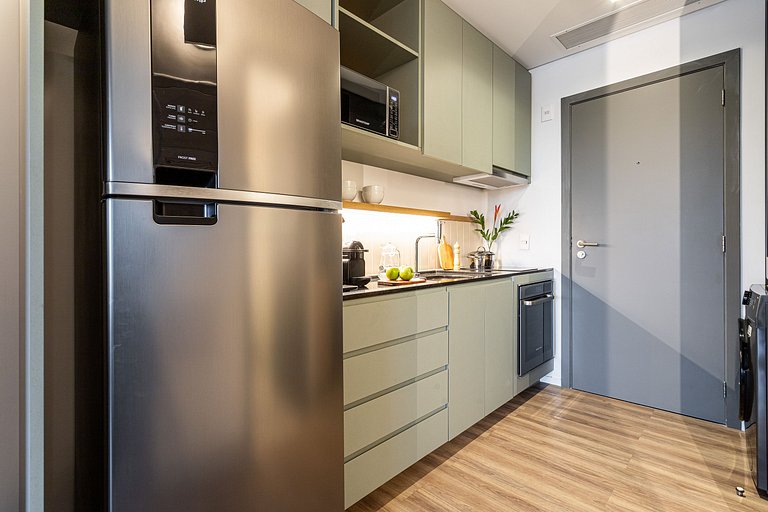 Studio em prédio e piscina | Pinheiros