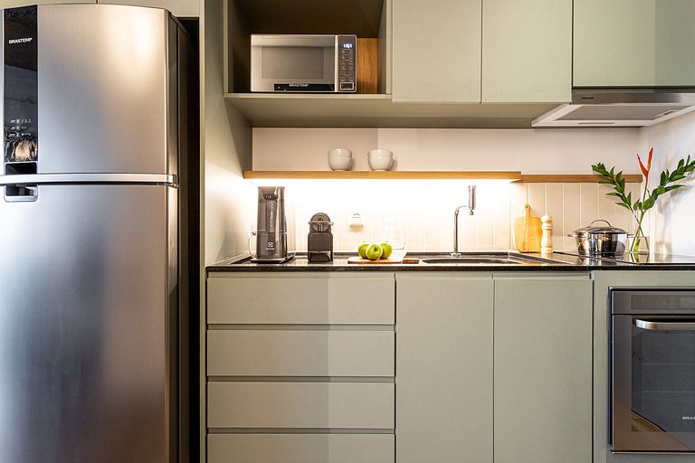 Studio em prédio e piscina | Pinheiros