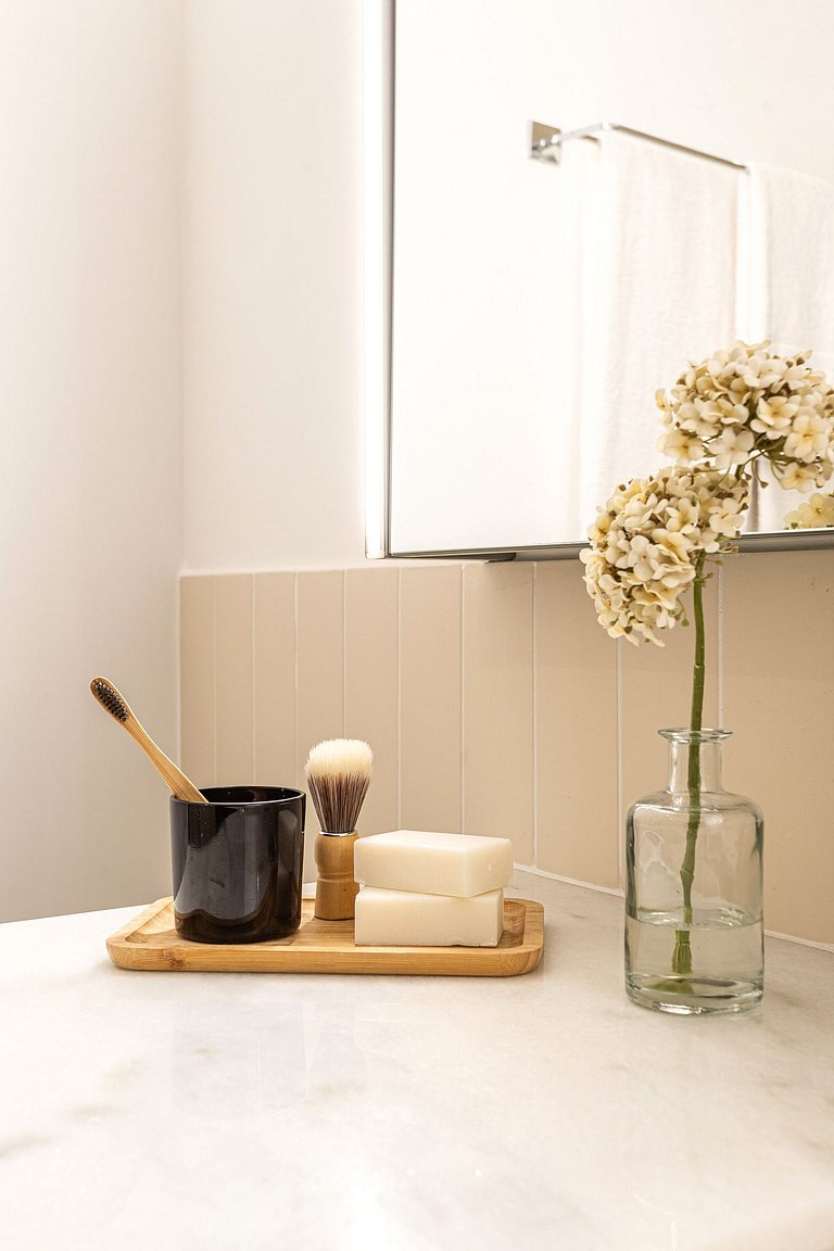 Studio em prédio e piscina | Pinheiros