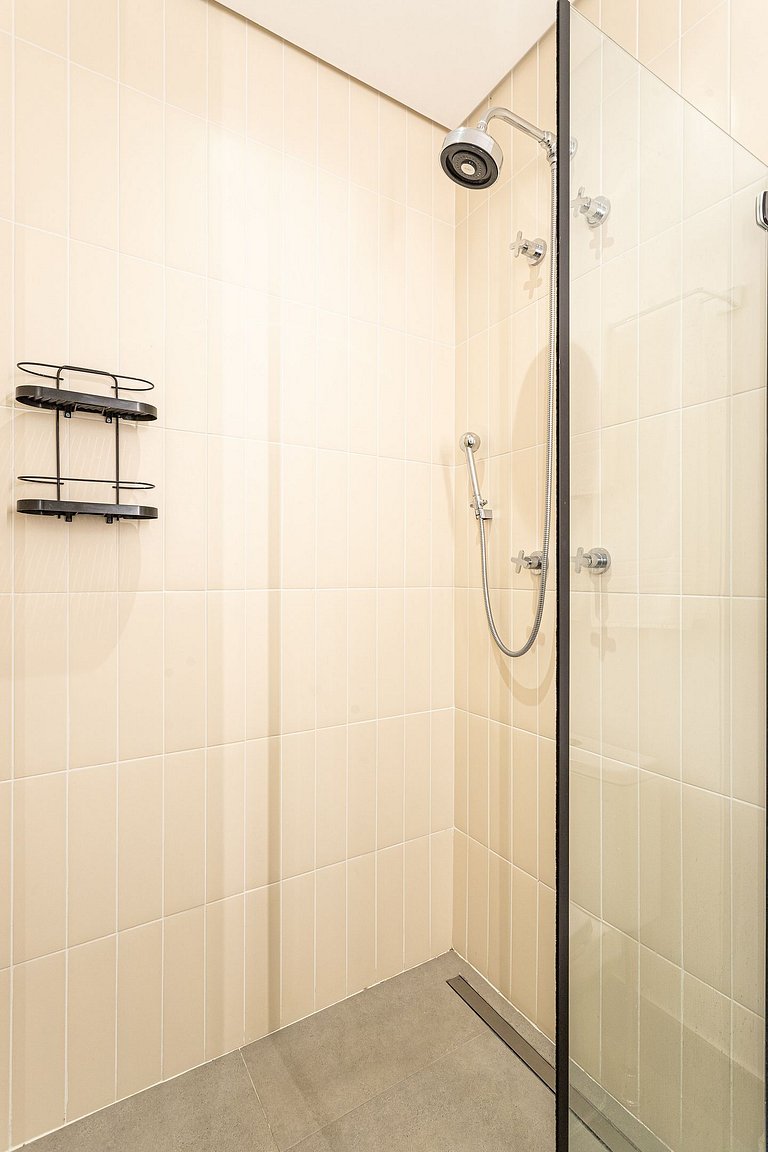 Studio em prédio c coworking e piscina | Pinheiros