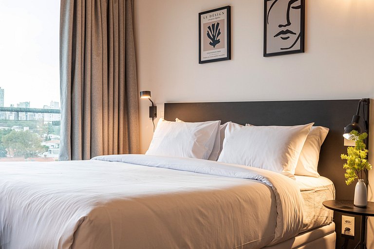 Studio, prédio c piscina, próx metrô