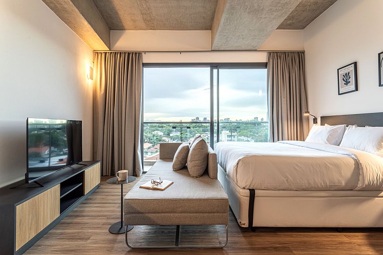 Studio, prédio c piscina, próx metrô