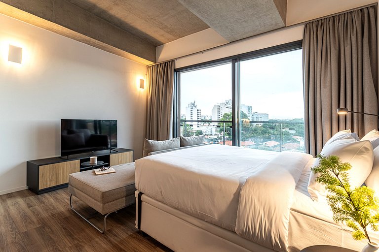 Studio, prédio c piscina, próx metrô