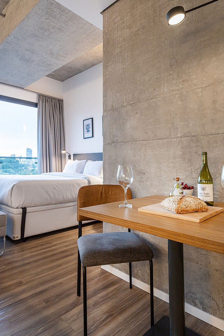 Studio, prédio c coworking, piscina, próx metrô