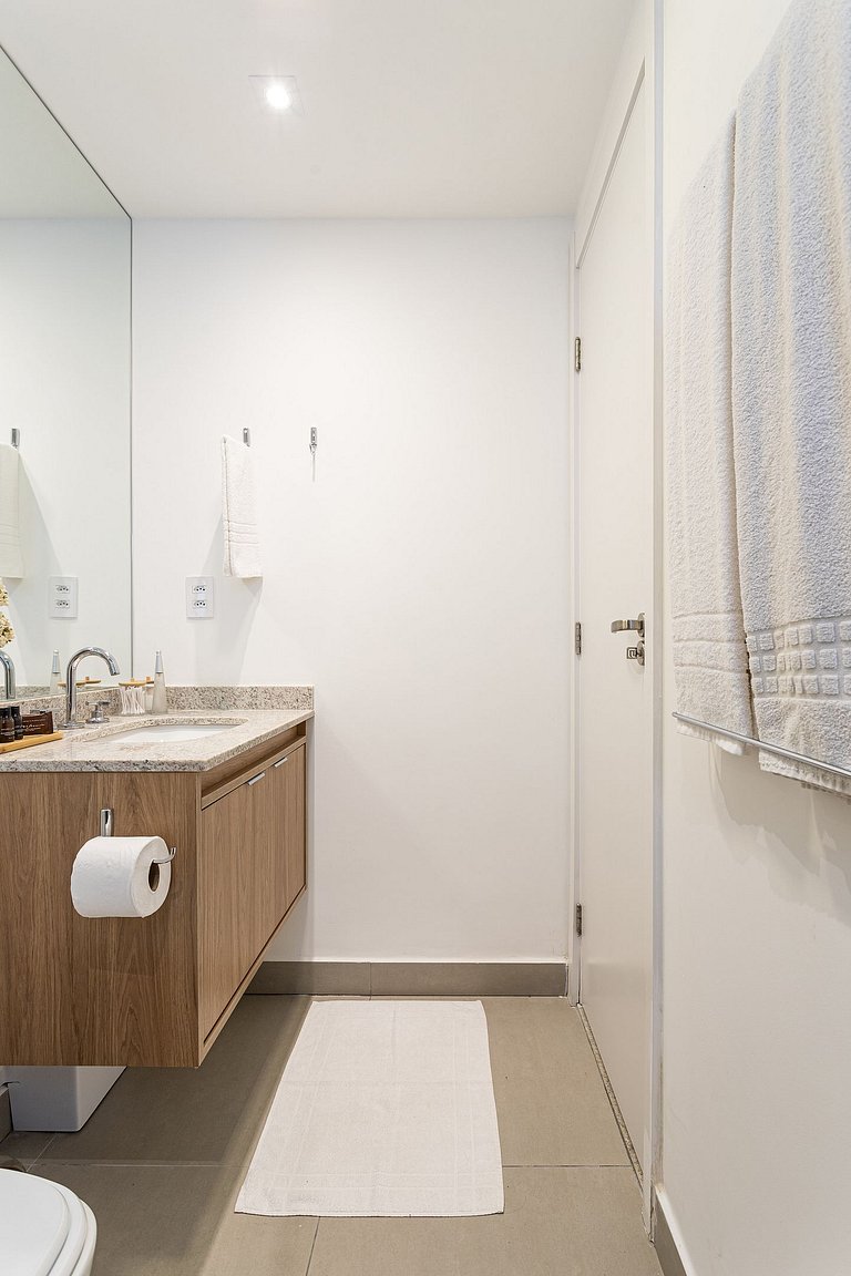 Apto c 1 dorm, varanda, Café Próx à Av Paulista