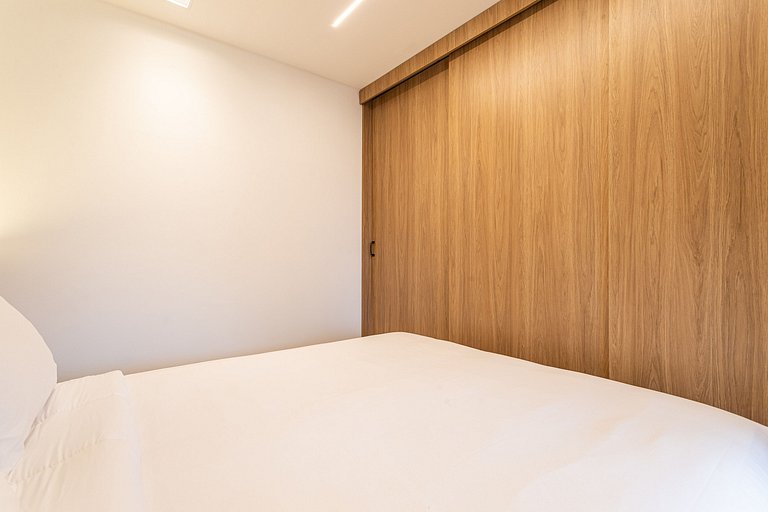 Apto c 1 dorm, varanda, Café Próx à Av Paulista