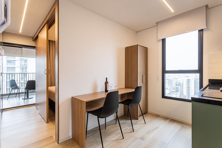 Apto c 1 dorm, varanda, Café Próx à Av Paulista