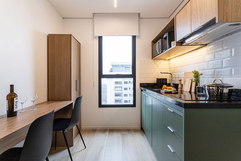 Apto c 1 dorm, varanda, Café Próx à Av Paulista