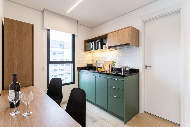Apto c 1 dorm, varanda, Café Próx à Av Paulista