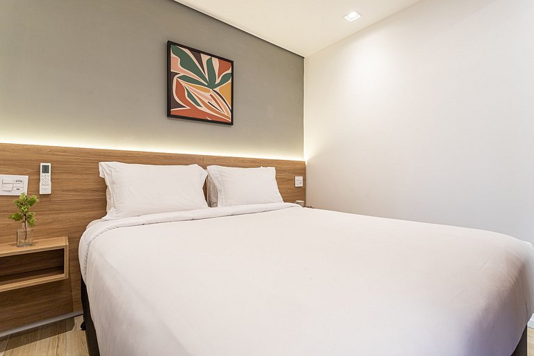 Apto c 1 dorm, varanda, Café Próx à Av Paulista