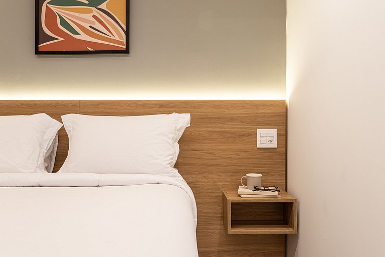 Apto c 1 dorm, varanda, Café Próx à Av Paulista