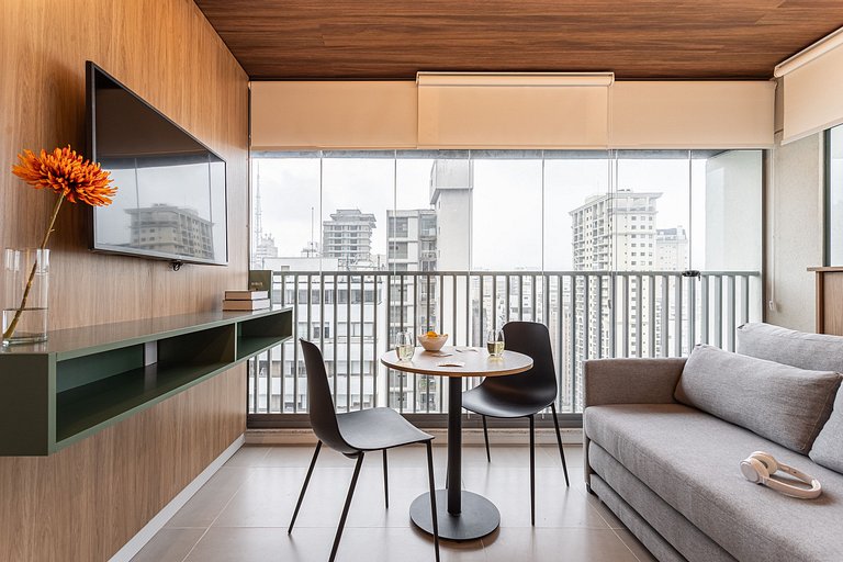 Apto c 1 dorm, varanda, Café Próx à Av Paulista