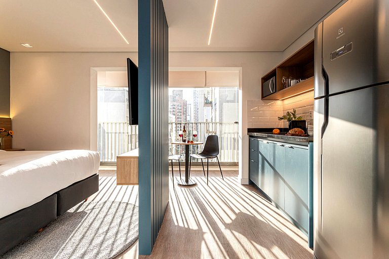 Studio c cama queen e varanda | Próx Av paulista