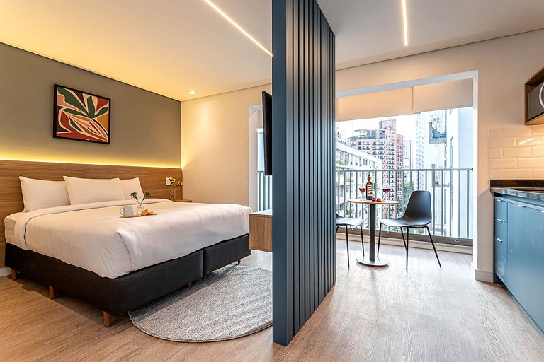 Studio c cama queen e varanda | Próx Av paulista