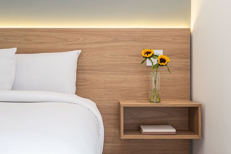 Studio c cama queen e varanda | Próx Av paulista