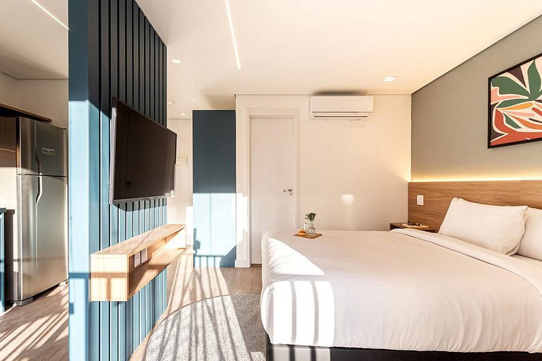 Studio c cama queen e varanda | Próx Av paulista