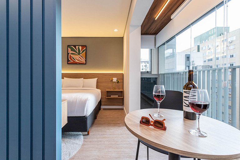Studio c cama queen e varanda | Próx Av paulista