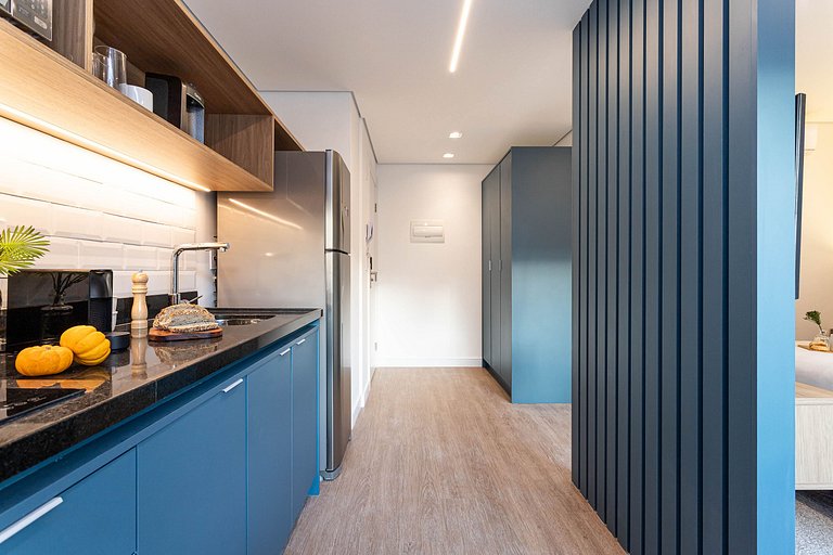 Studio c cama queen e varanda | Próx Av paulista
