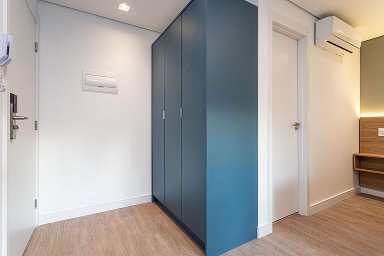 Studio c cama queen e varanda | Próx Av paulista
