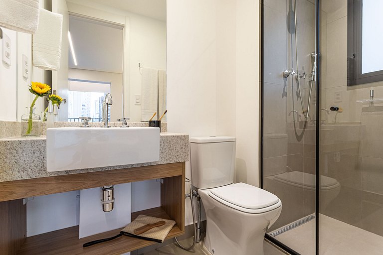 Studio c cama queen e varanda | Próx Av paulista